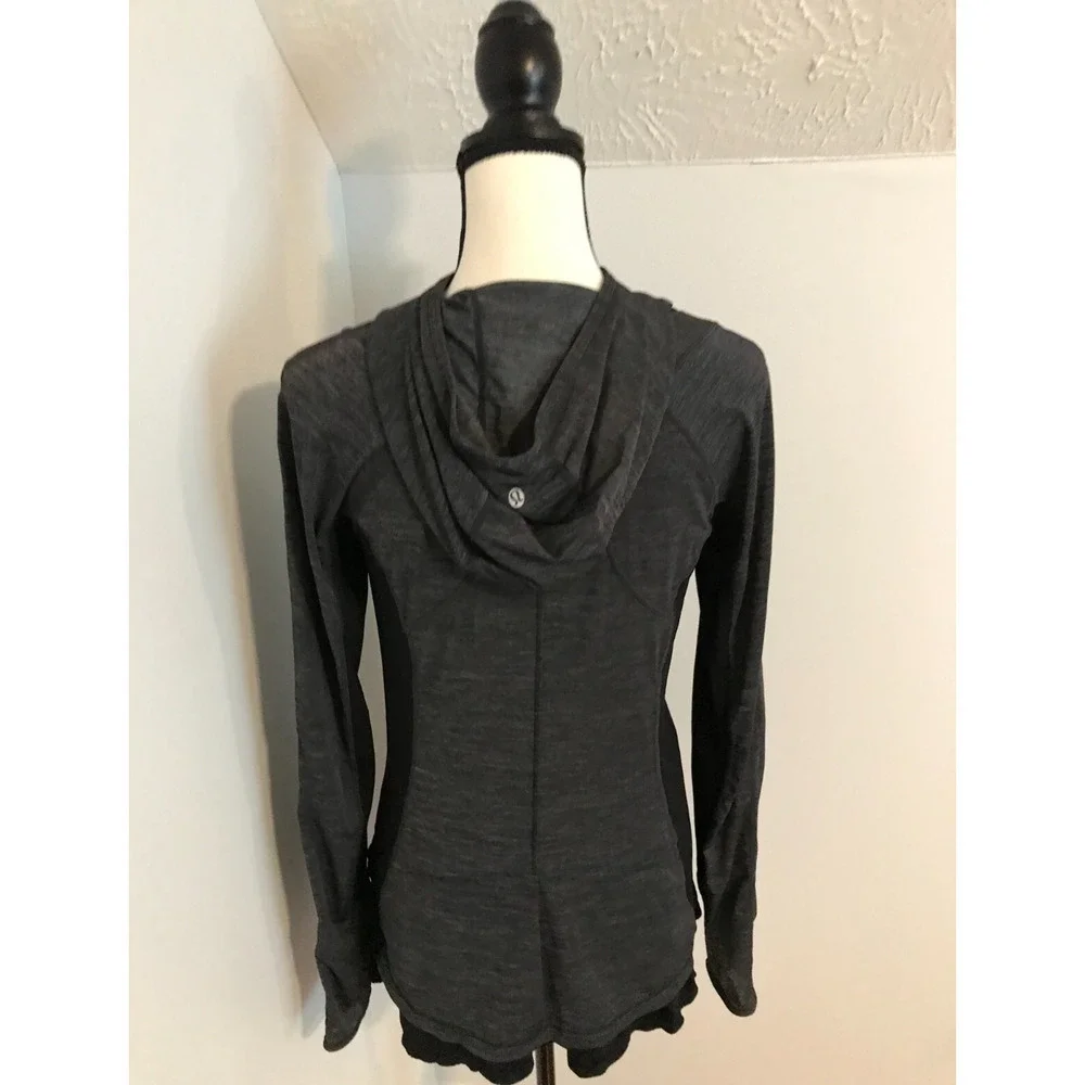 Lululemon Run in the Sun Hoodie 6 Black UPF Pullover Thumbholes